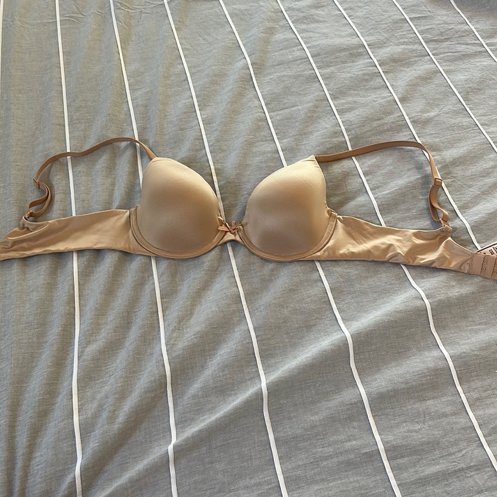 Victoria’s Secret Body by Victoria lined perfect coverage 34B Bra EUC